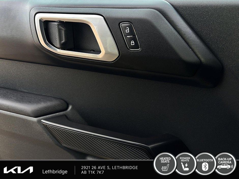 2025 Ford Bronco Outer Banks-17