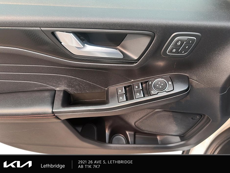 2022 Ford Escape SEL-10