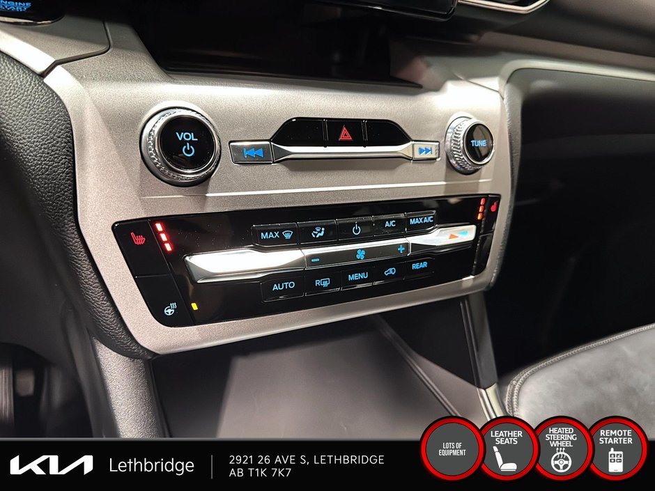 2023 Ford Explorer XLT-13
