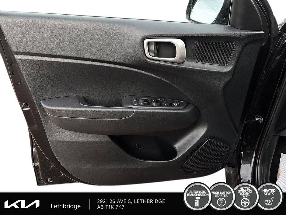 2023 Hyundai Venue Preferred-10