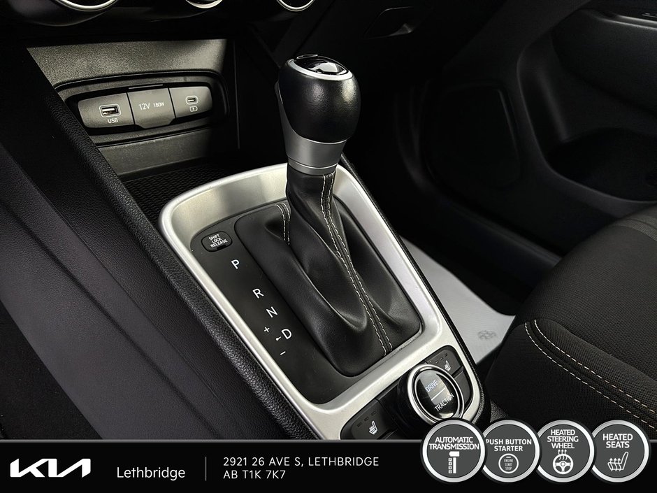 2023 Hyundai Venue Preferred-14