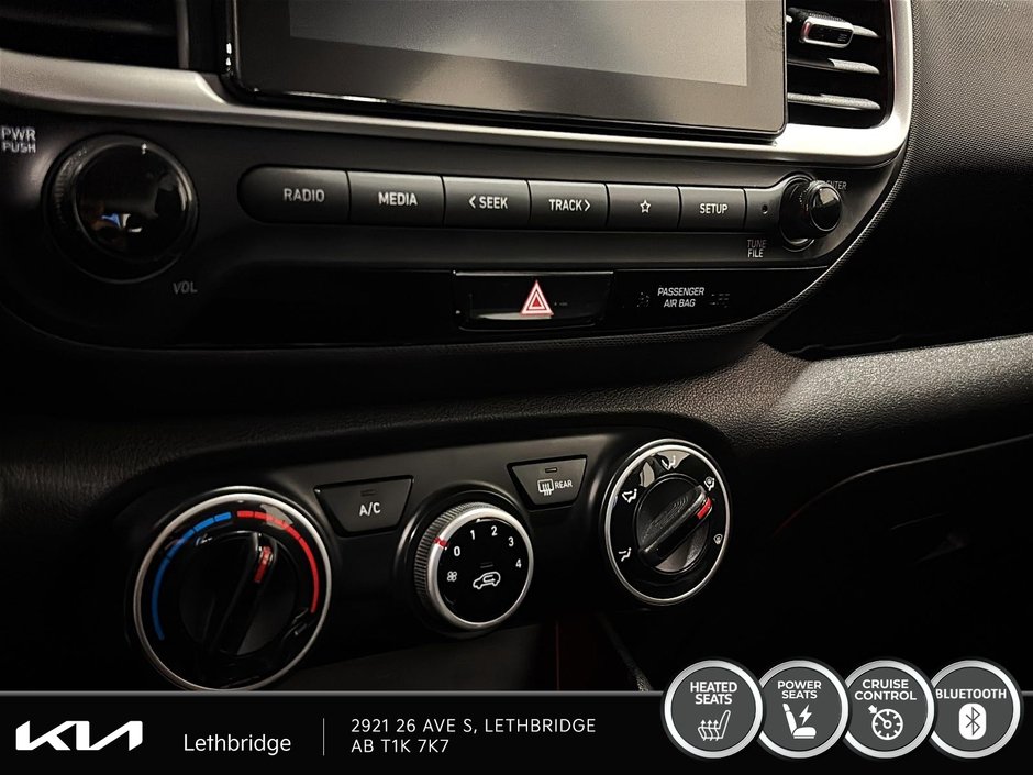 2024 Hyundai Venue Preferred-21