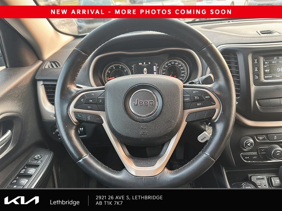 2015 Jeep Cherokee North-11