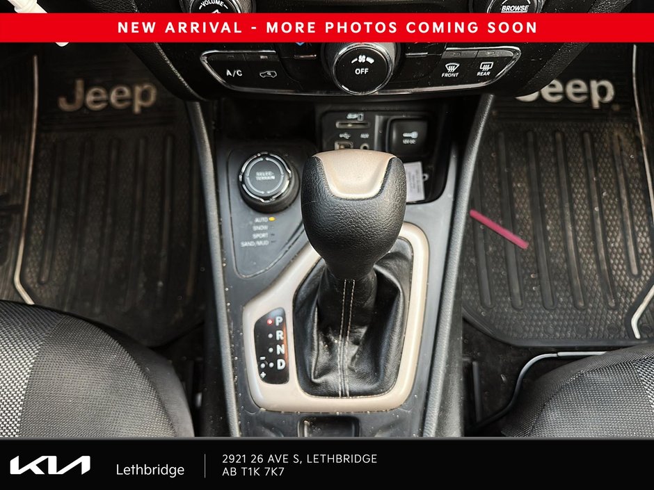 2015 Jeep Cherokee North-14