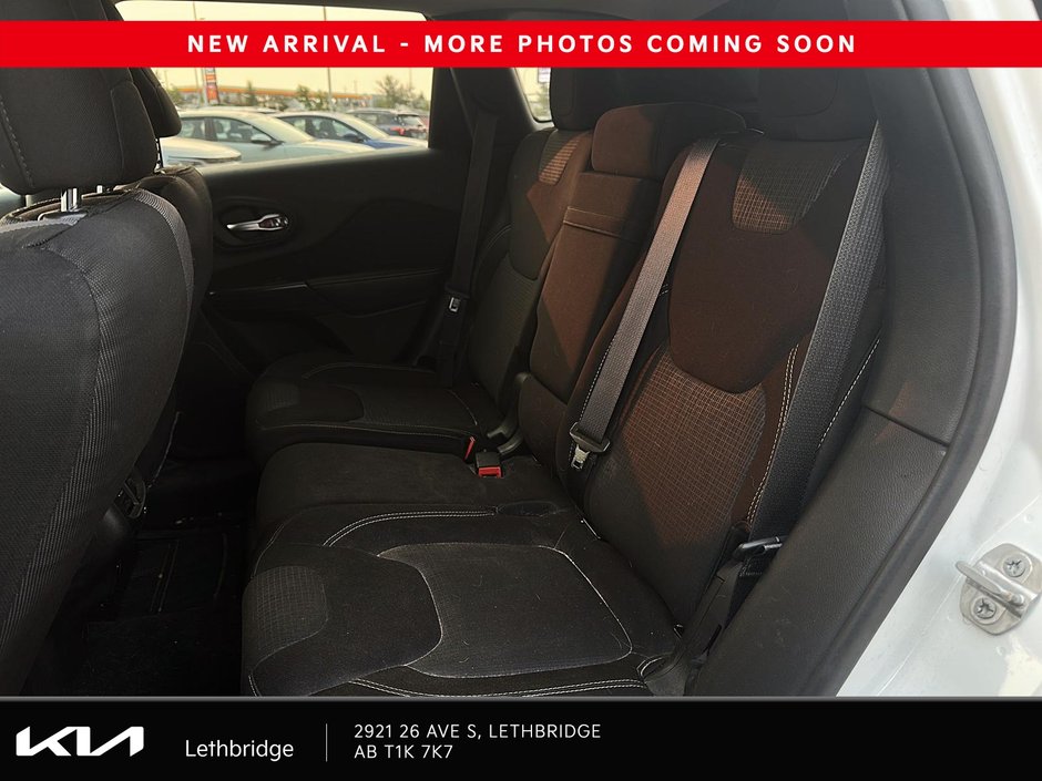 2015 Jeep Cherokee North-8