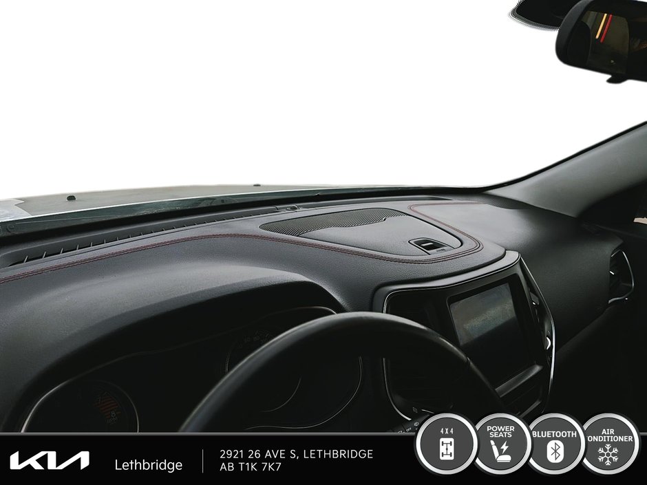 2020 Jeep Cherokee Trailhawk-13