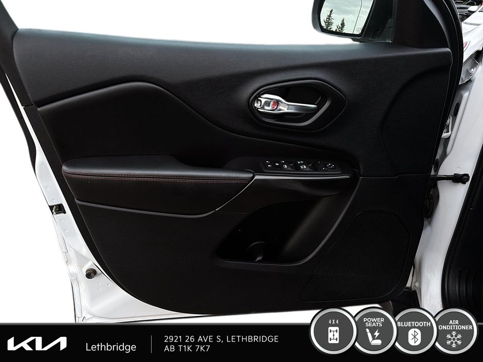 2020 Jeep Cherokee Trailhawk-10