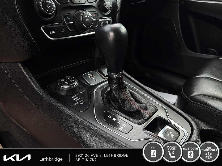 2020 Jeep Cherokee Trailhawk-14