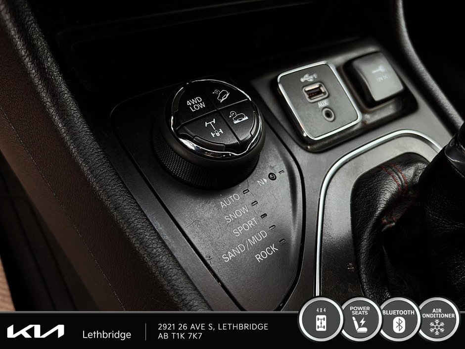 2020 Jeep Cherokee Trailhawk-15