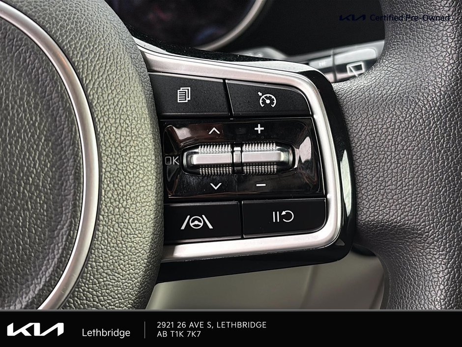 2022 Kia Carnival LX-23