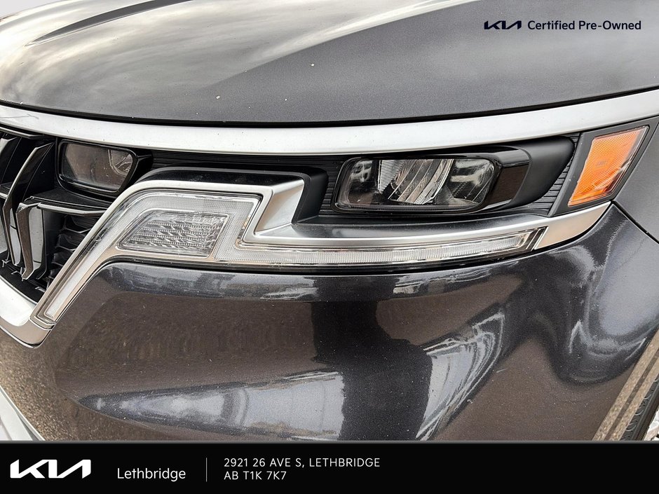 2022 Kia Carnival LX-8