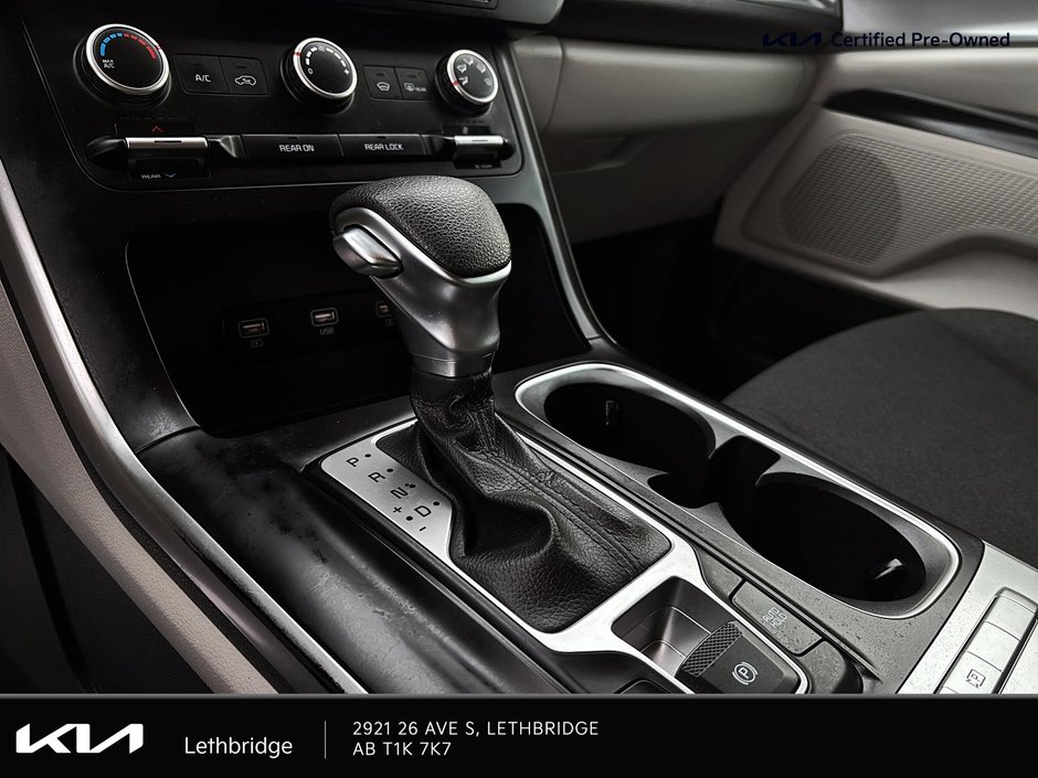 2022 Kia Carnival LX-15