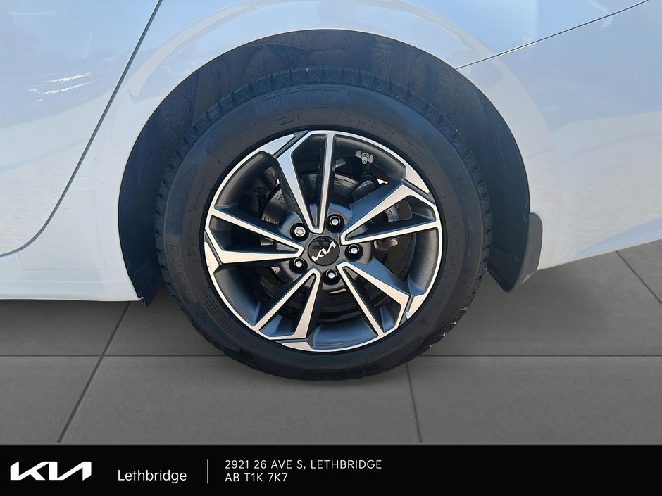 2023 Kia Forte EX-6
