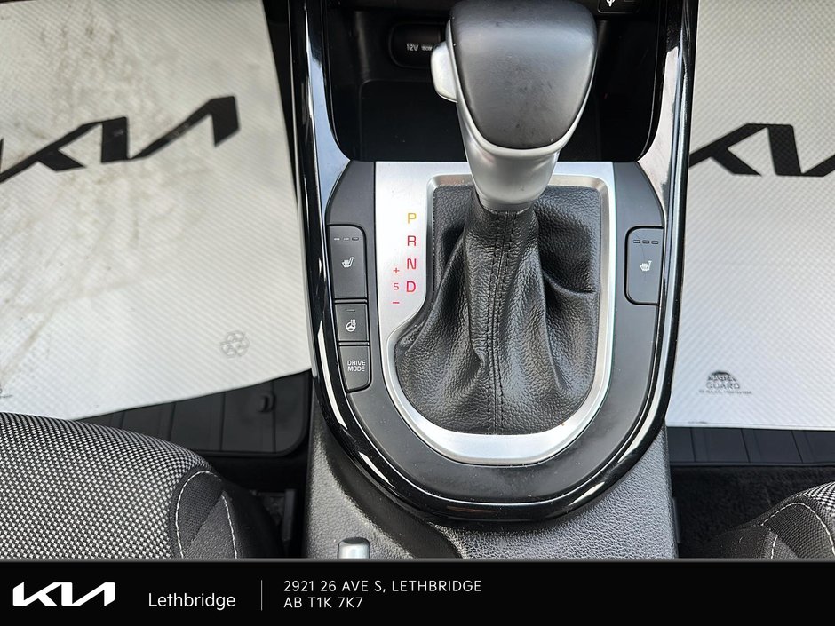 2023 Kia Forte-14
