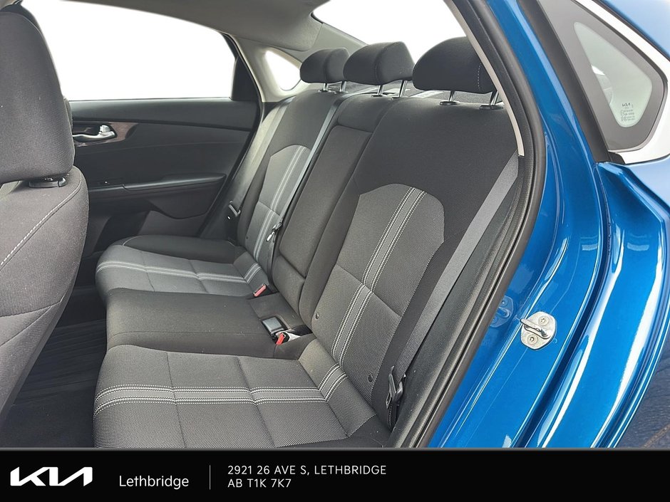 2023 Kia Forte-8