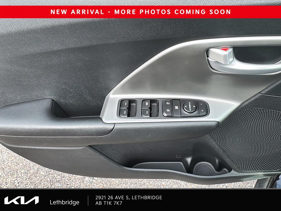 2022 Kia Niro L-10