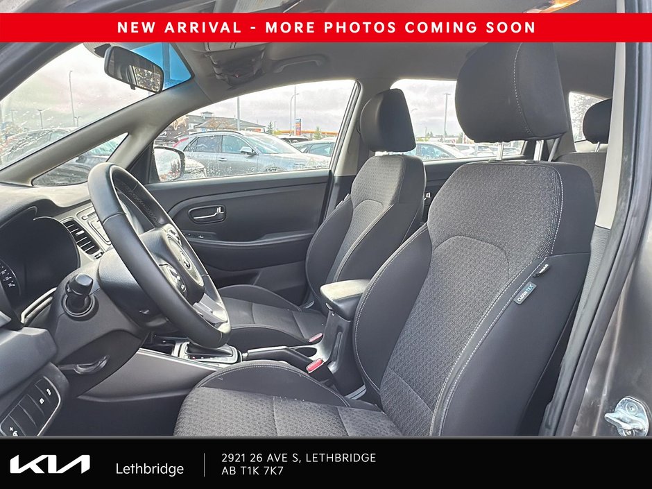 2017 Kia Rondo LX-7