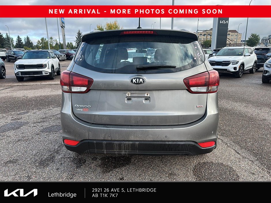 2017 Kia Rondo LX-2