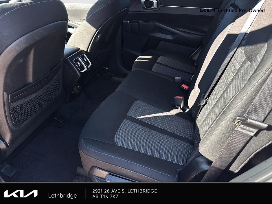 2023 Kia Sorento LX-17