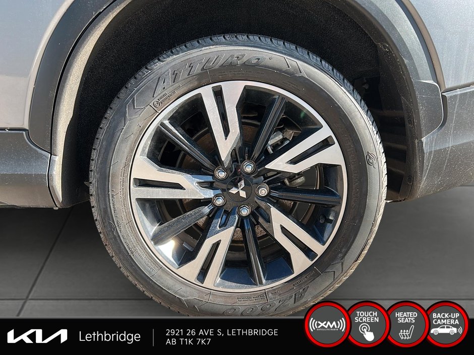 2023 Mitsubishi ECLIPSE CROSS ES-6