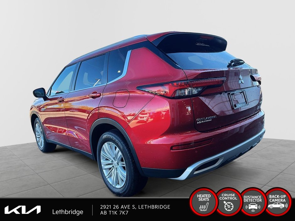 2024 Mitsubishi Outlander Plug-In Hybrid LE-3