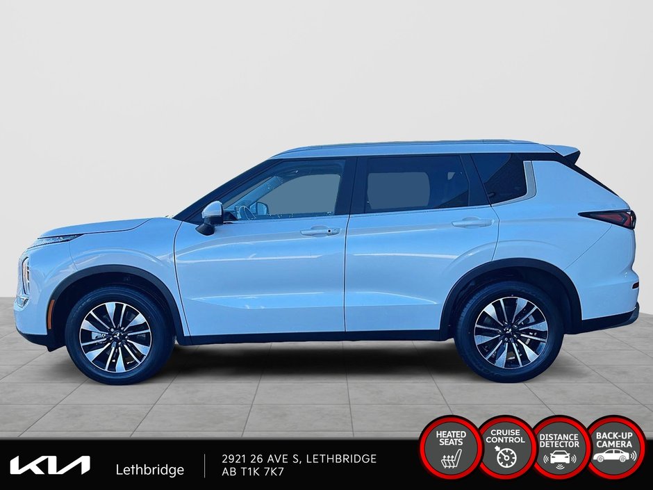 2025 Mitsubishi Outlander LE-4