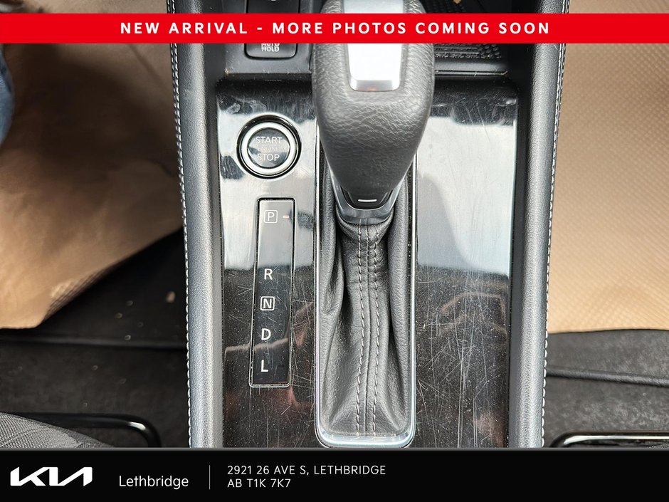 2025 Nissan Kicks Play S-14