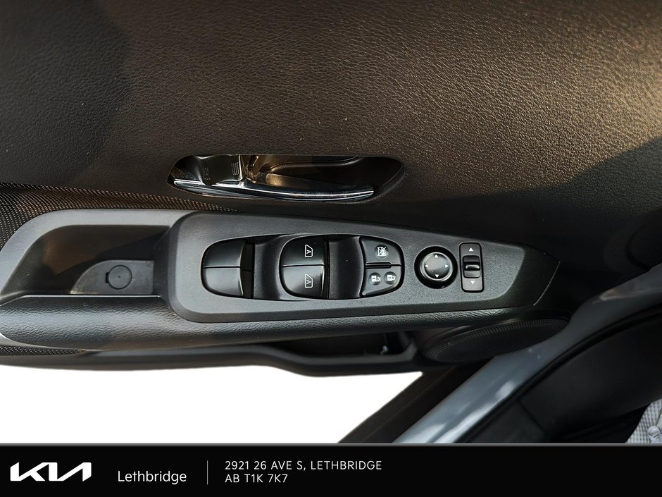 2024 Nissan Kicks SV-16