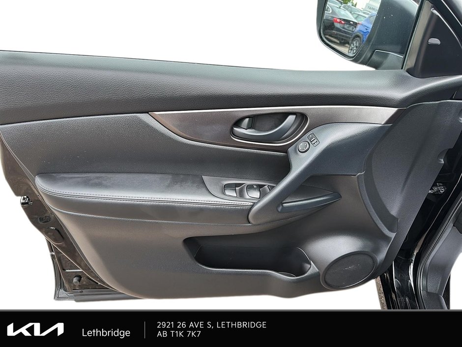 2023 Nissan Qashqai S-10