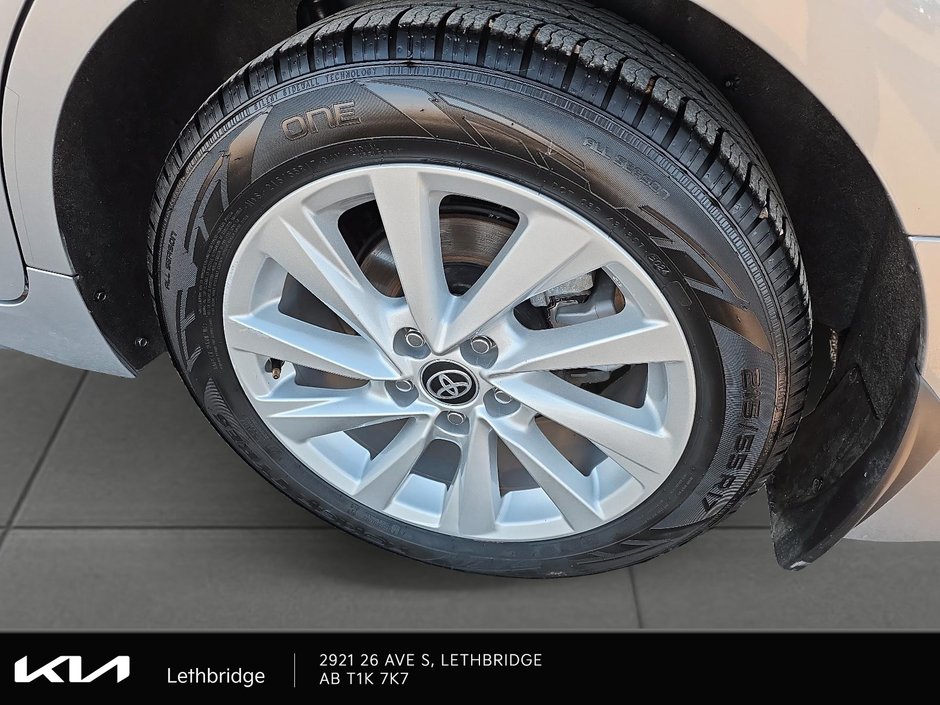 2024 Toyota Camry SE-6