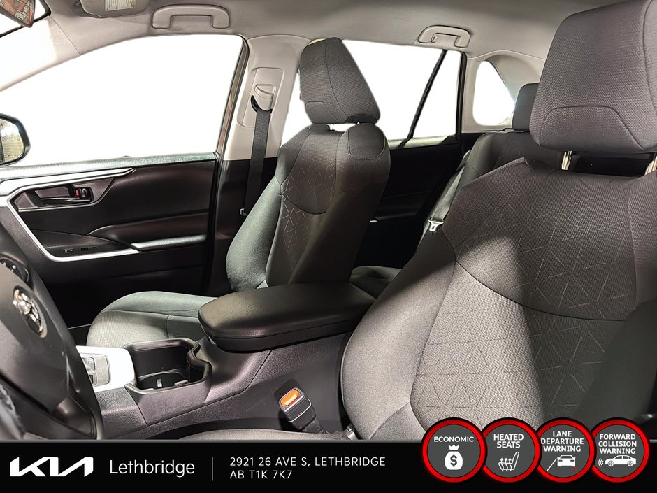 2023 Toyota RAV4 LE-8