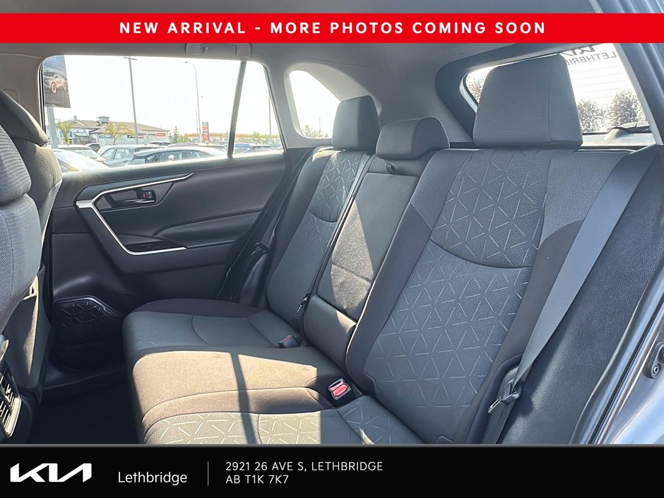 2023 Toyota RAV4 LE-8