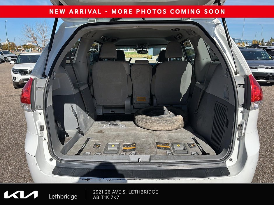 2013 Toyota Sienna LE-5