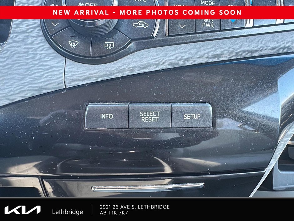 2013 Toyota Sienna LE-18