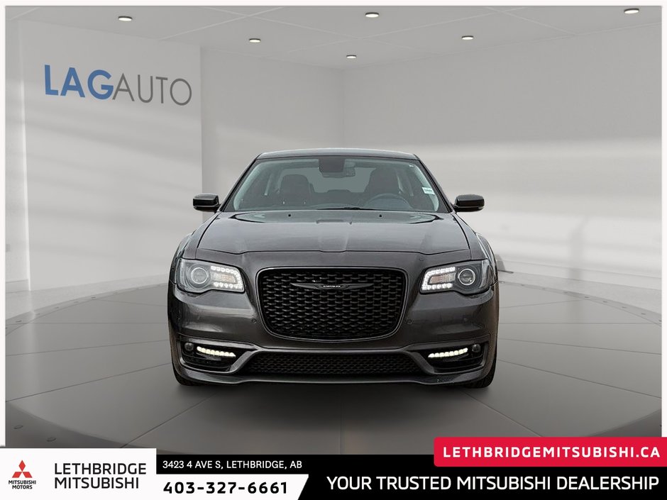 2022 Chrysler 300 Touring-1