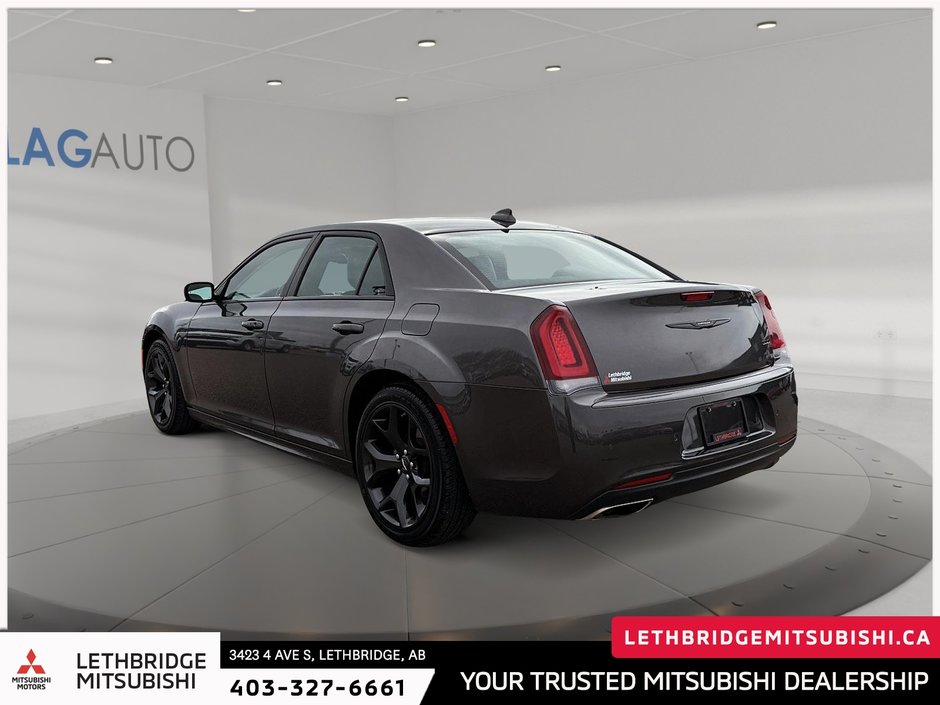 2022 Chrysler 300 Touring-3