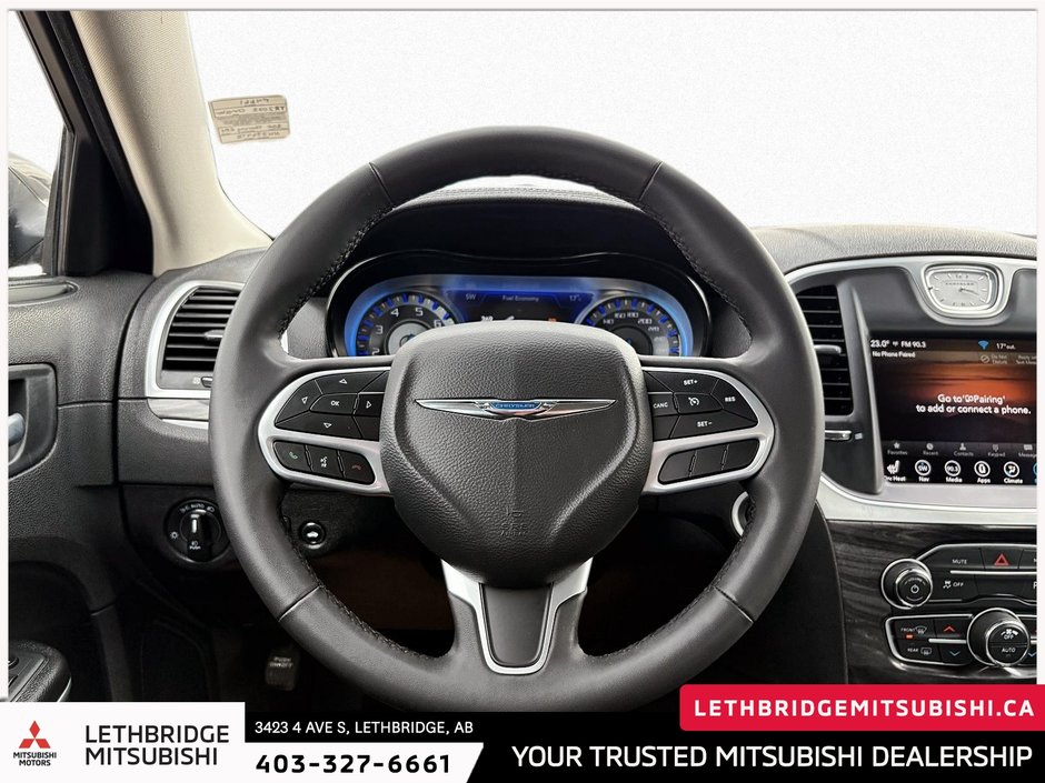 2022 Chrysler 300 Touring-13
