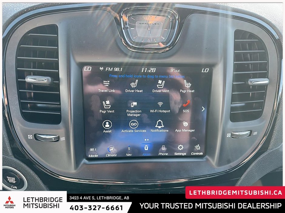 2023 Chrysler 300 S-17