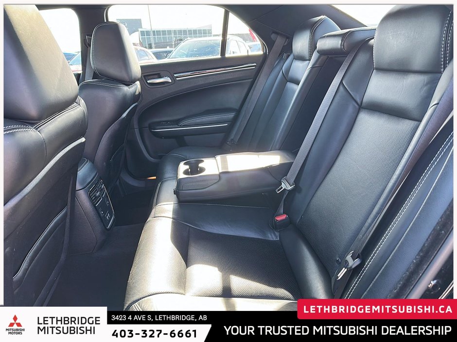 2023 Chrysler 300 S-16