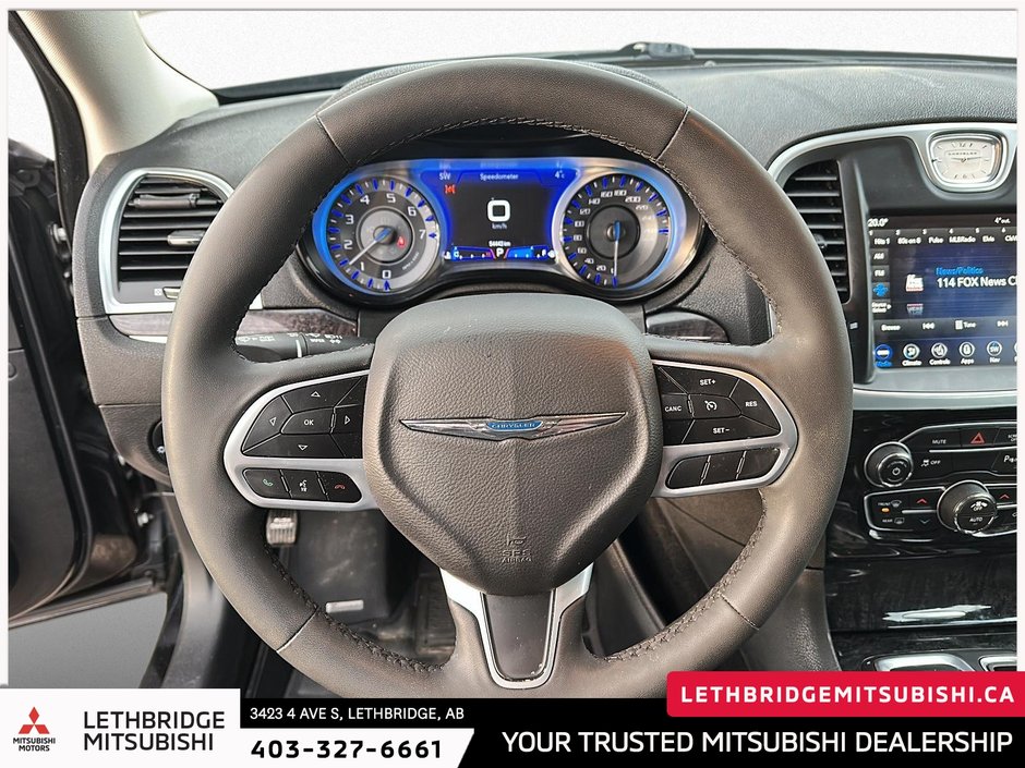 2023 Chrysler 300 Touring-10