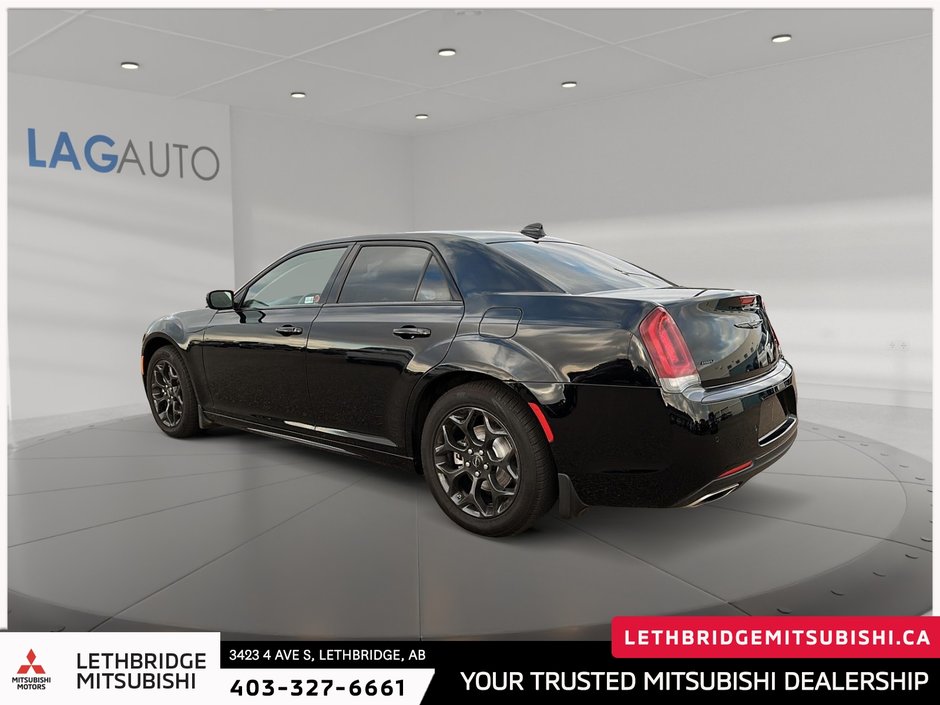 2023 Chrysler 300 Touring-3