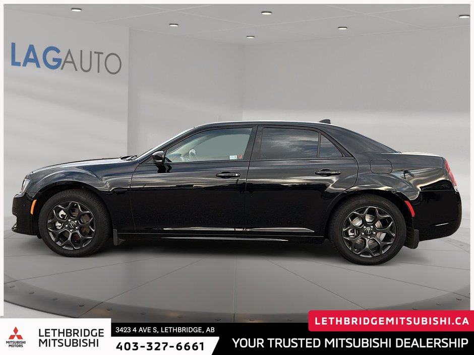 2023 Chrysler 300 Touring-4