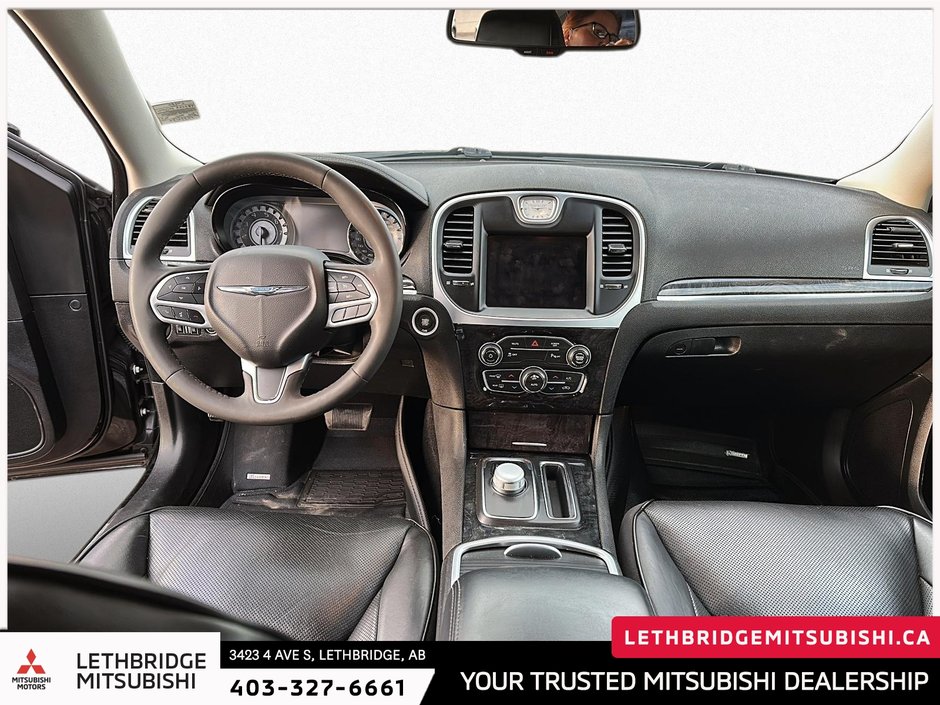 2023 Chrysler 300 Touring-8