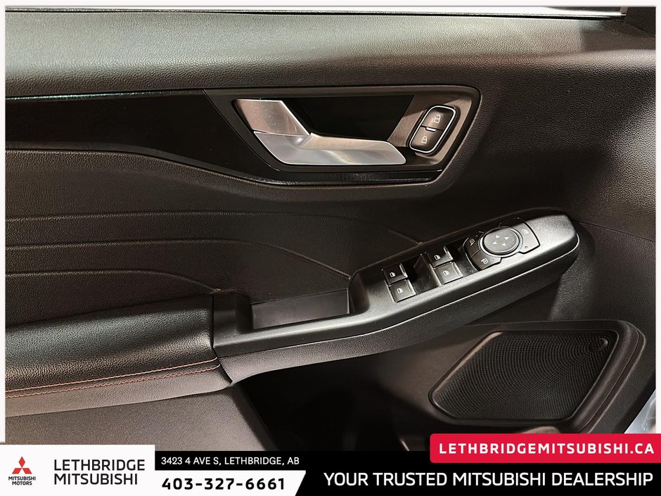 2022 Ford Escape SEL-10