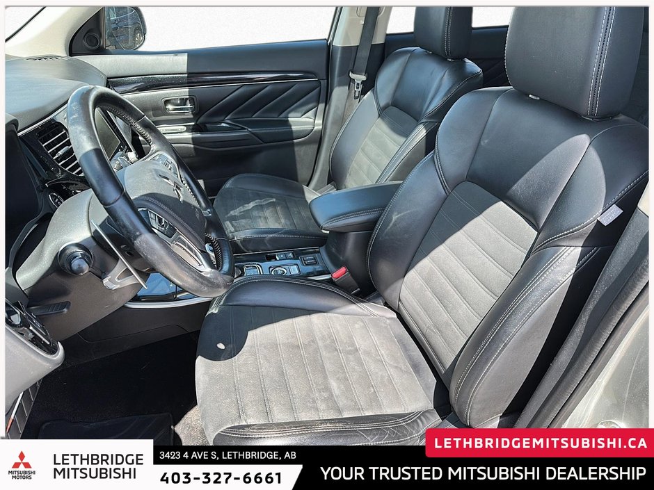 2020 Mitsubishi OUTLANDER PHEV LE-8