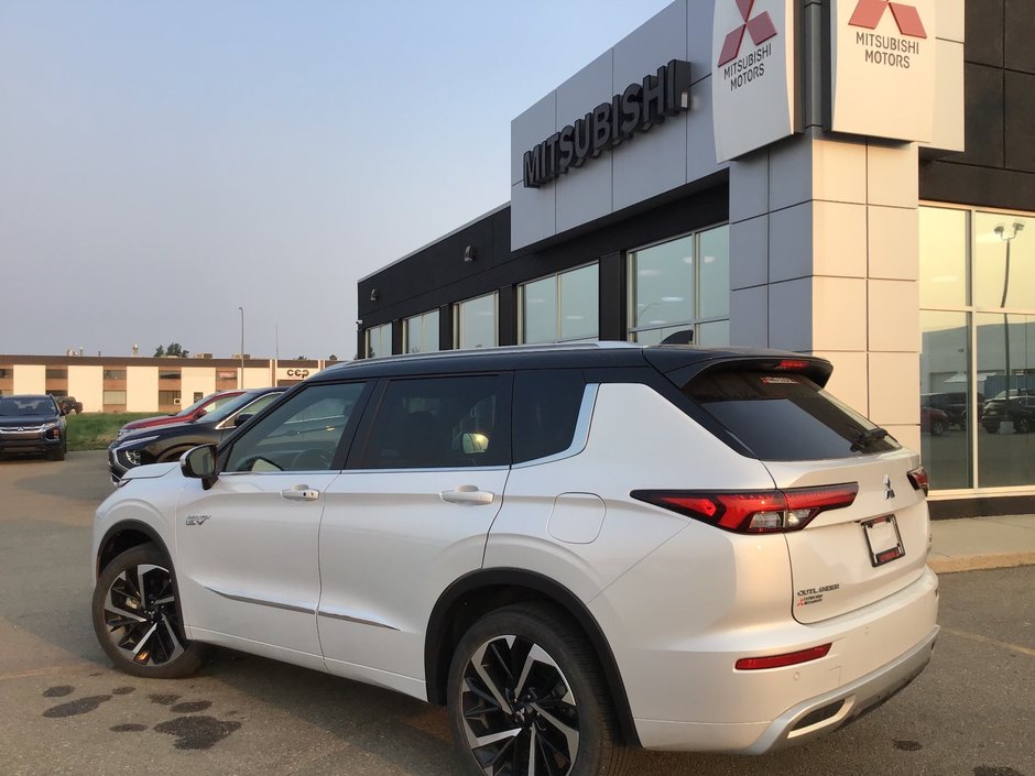 2023 Mitsubishi OUTLANDER PHEV GT-2