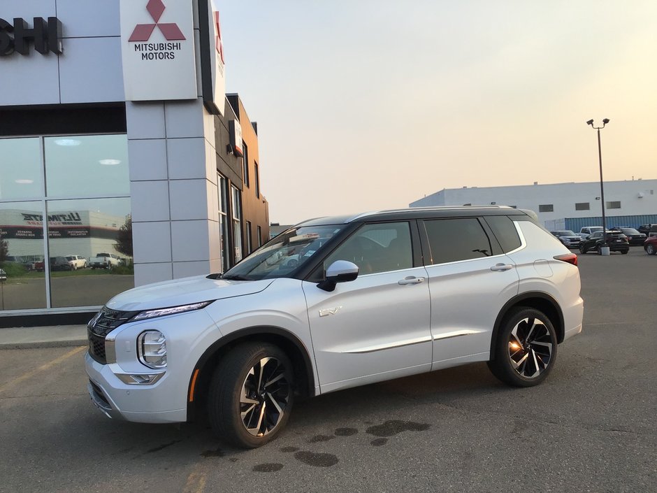 2023 Mitsubishi OUTLANDER PHEV GT-0