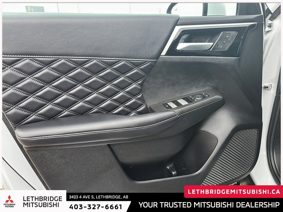 2024 Mitsubishi Outlander Plug-In Hybrid SEL-10