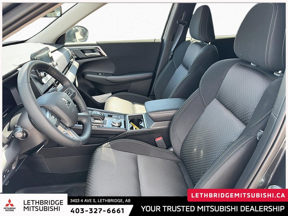2025 Mitsubishi OUTLANDER PHEV SE S-AWC-8