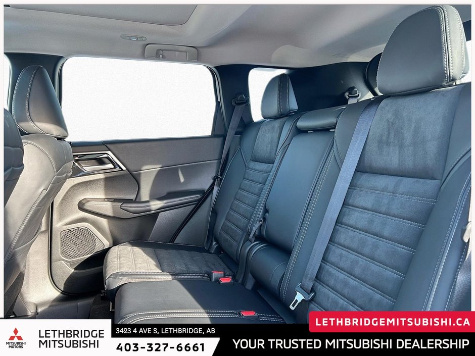 2025 Mitsubishi OUTLANDER PHEV LE S-AWC-9